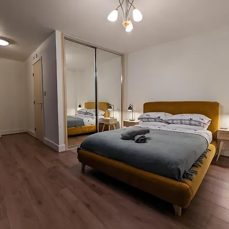 Apart-hotel Brindley Apt - Free Parking! Next Door To Arena-sea Life! *